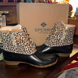 Sperry Women's Black and Tan Leopard Boots